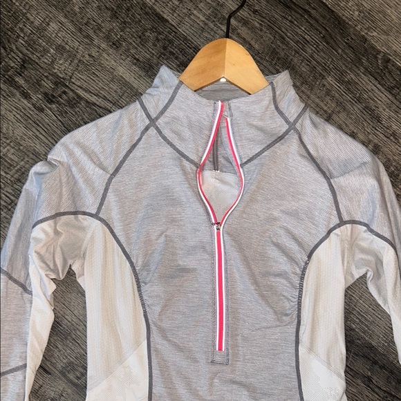 RARE Lululemon Run: Wild 1/2 Zip Sz 4 In Wee Stripe White Fossil, White,
Flash - Picture 2 of 9